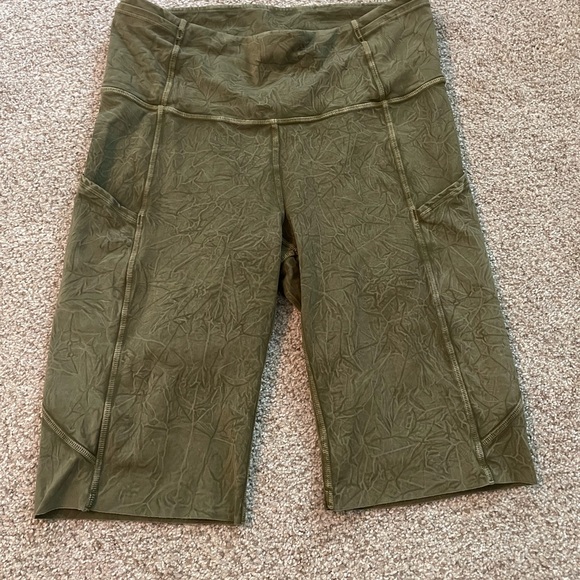 Lululemon Fast and Free HR Short 10" - Picture 2 of 5